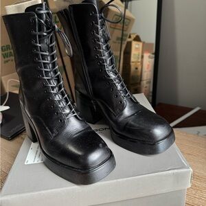 Vagabond Black Lace-Up chunky Boots size US8.0